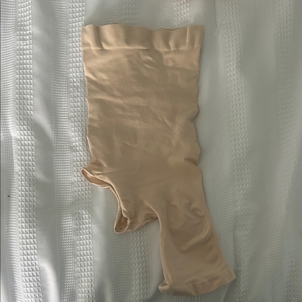 SKIMS Women's Cream Shapewear